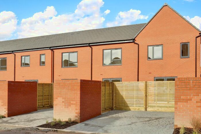 2 Bedroom Town House To Rent In Pingle Wharf Approach, Leicester, LE3