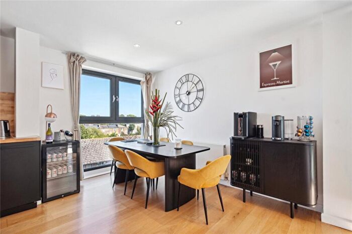 2 Bedroom Flat To Rent In Ecclesbourne Road, Islington, N1
