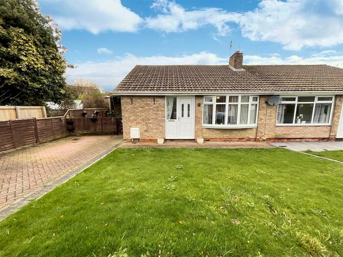 2 Bedroom Semi-Detached Bungalow To Rent In Bradworth Drive, Scarborough, YO11