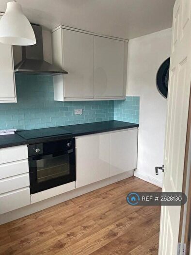 4 Bedroom Semi Detached House To Rent In Smith Street, Surbiton, KT5