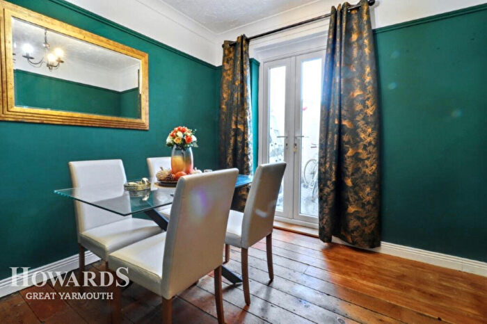 3 Bedroom Terraced House For Sale In Devonshire Road, Great Yarmouth, NR30