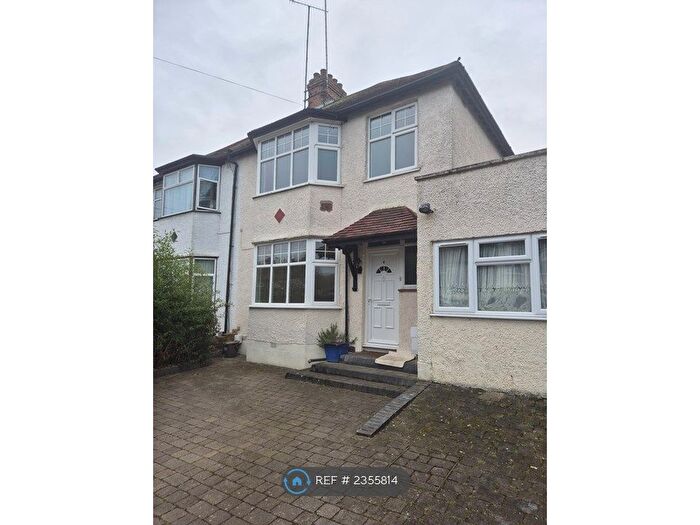 3 Bedroom Semi-Detached House To Rent In Pymmes Green Road, London, N11