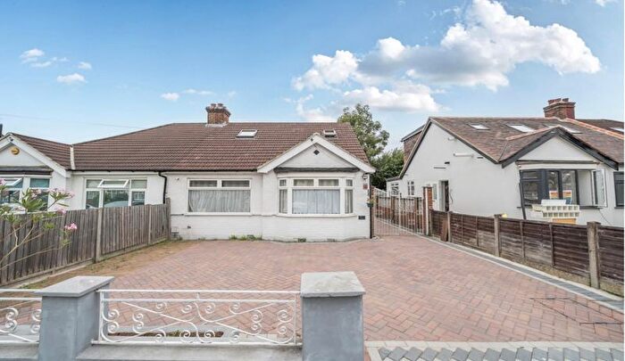 4 Bedroom Semi Detached Bungalow For Sale In Manor Avenue, Northolt, UB5