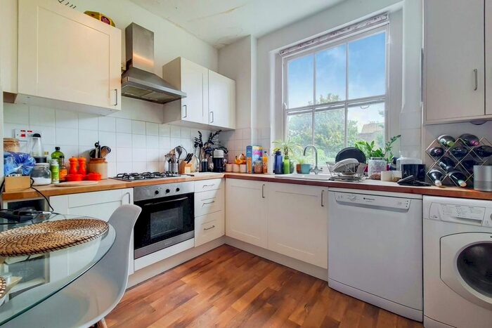 1 Bedroom Flat To Rent In Waldemar Avenue, Bishop's Park, London, SW6