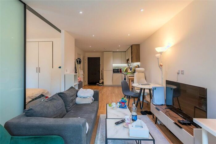 1 Bedroom Apartment For Sale In Beaufort Square, Colindale, NW9