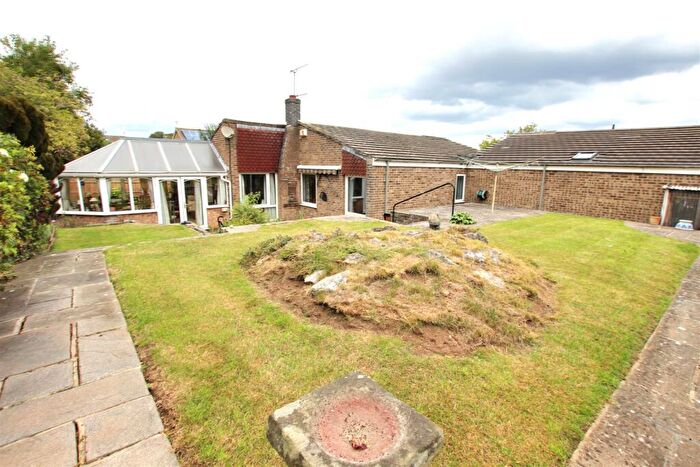 3 Bedroom Semi-Detached House For Sale In Priory Close, Swanland, HU14