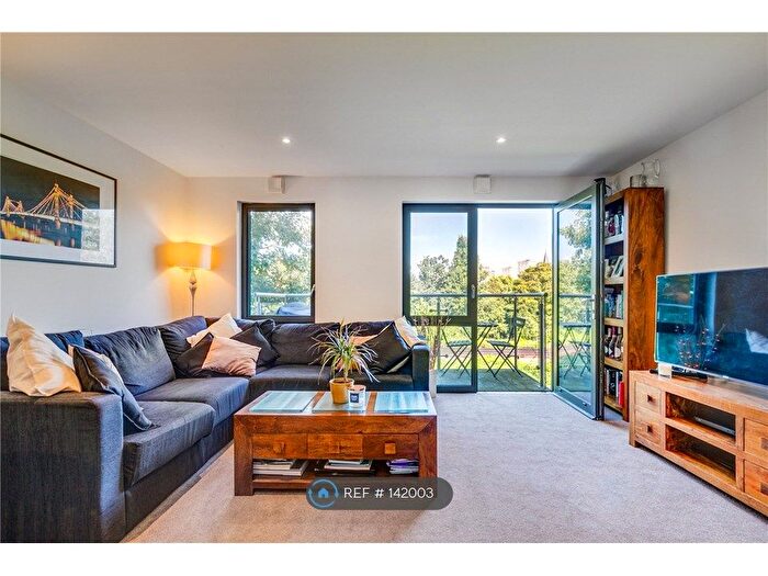 2 Bedroom Flat To Rent In Gwynne Road, London, SW11