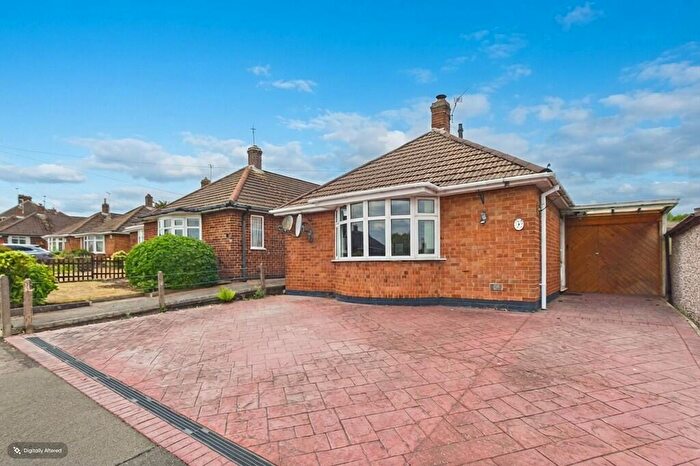 2 Bedroom Detached Bungalow For Sale In Beaufort Avenue, Loughborough, LE11