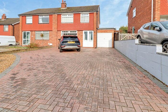 3 Bedroom Property For Sale In Woodnoth Drive, Shavington, Crewe, CW2