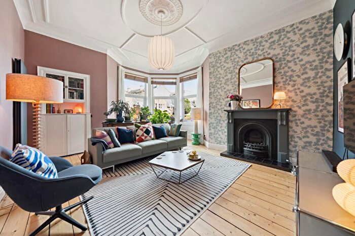 2 Bedroom Flat For Sale In Tantallon Road, Flat /, Shawlands, Glasgow, G41