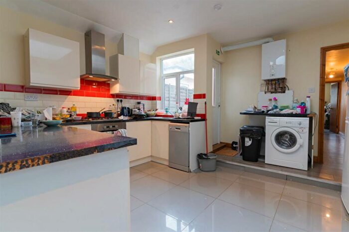 7 Bedroom House To Rent In Tiverton Road, Birmingham, B29