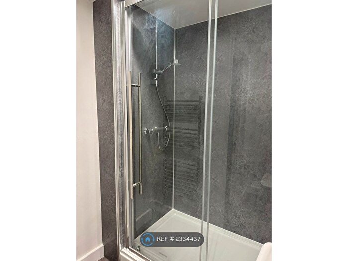 2 Bedroom Flat To Rent In Bristol Road, Gloucester, GL1