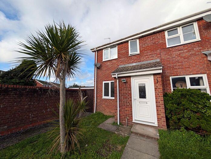 2 Bedroom Semi Detached House To Rent In Chatsworth Road, Chichester, PO19
