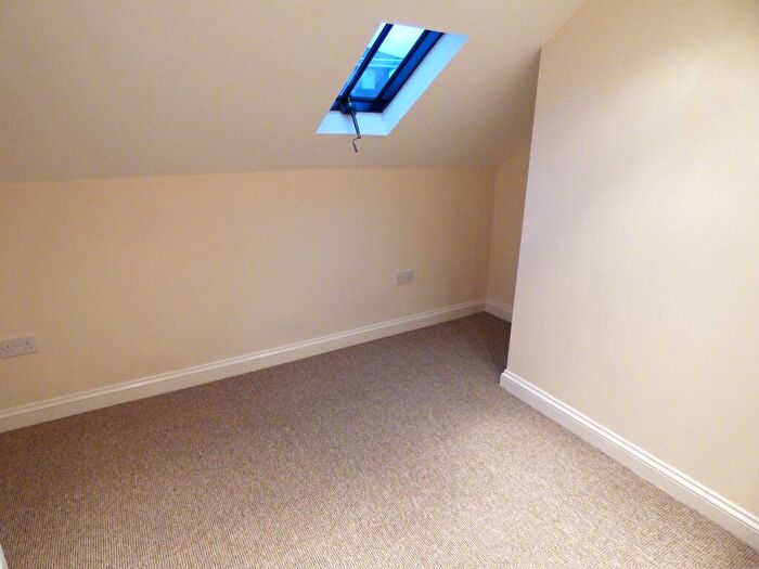 1 Bedroom Flat To Rent In Flat, Ashford Road, Maidstone, Kent, ME14