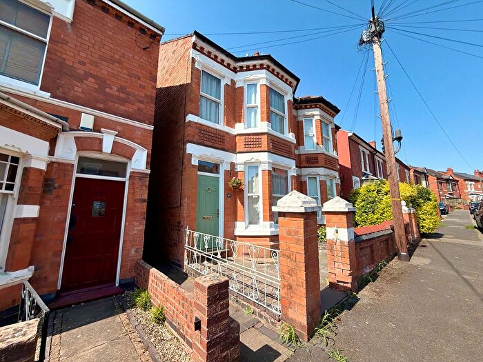 3 Bedroom Semi-Detached House To Rent In Woolhope Road, Worcester, WR5