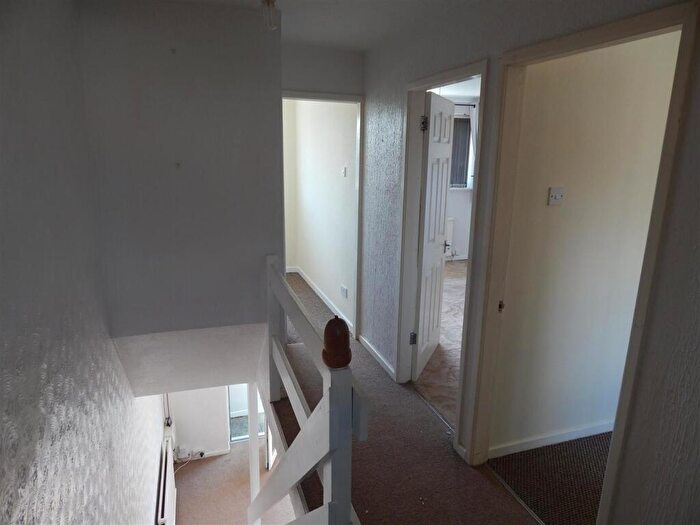 3 Bedroom Semi-Detached House To Rent In Homemead Grove, Rednal, Birmingham, B45