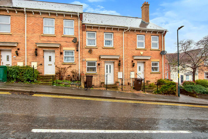 2 Bedroom Terraced House To Rent In Magpie Hall Road, Chatham, Kent, ME4