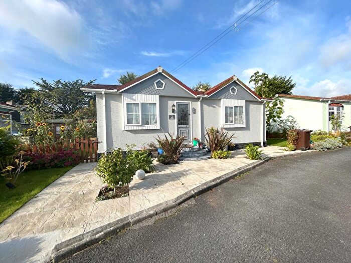 2 Bedroom Mobile/park Home For Sale In Gwealmayowe Park, Helston, TR13