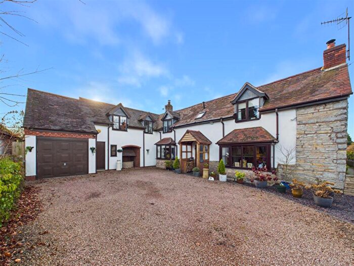 4 Bedroom Detached House For Sale In Wixford, Alcester, B49