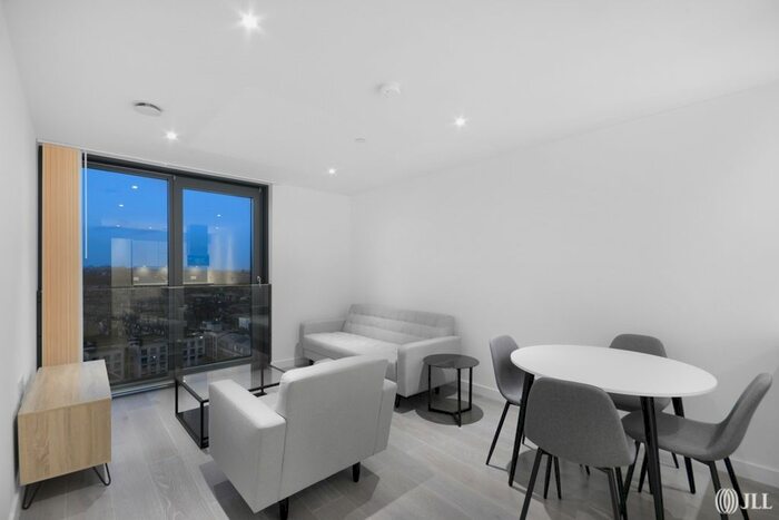 2 Bedroom Flat To Rent In City North Place, London, N4