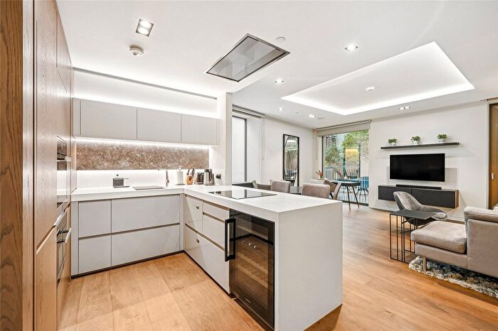 2 Bedroom Flat For Sale In Pearson Square, London, W1T
