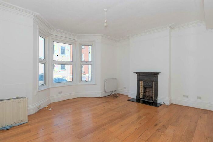 3 Bedroom Maisonette To Rent In Western Row, Worthing, BN11