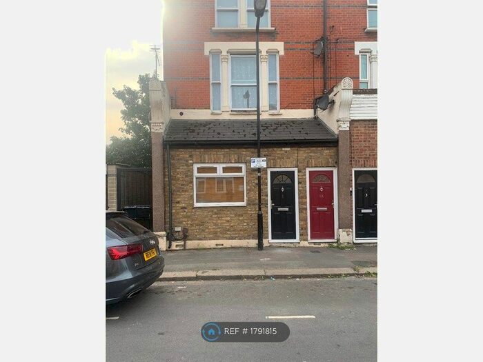 2 Bedroom Flat To Rent In Leigh Road, London, E10