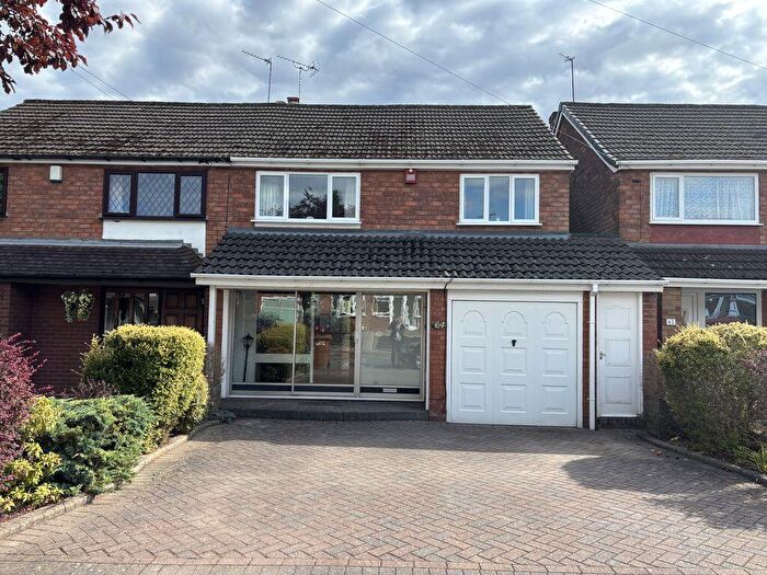 3 Bedroom Semi-Detached House For Sale In Kinross Crescent, Great Barr, Birmingham, B43