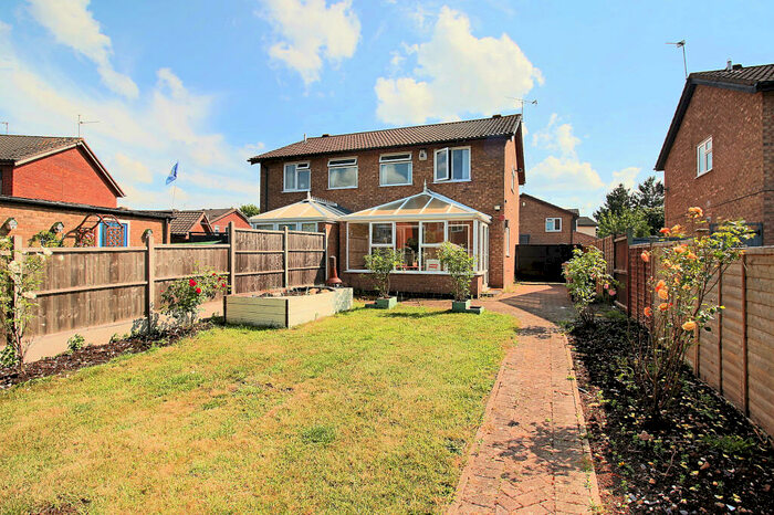3 Bedroom Semi-Detached House For Sale In Sedgefield Drive, Syston, LE7