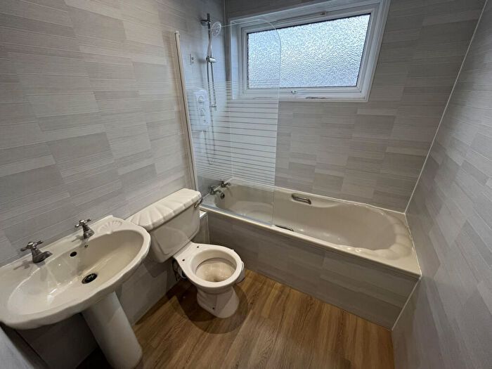 2 Bedroom Flat To Rent In Balmartin Road, Summerston, G23