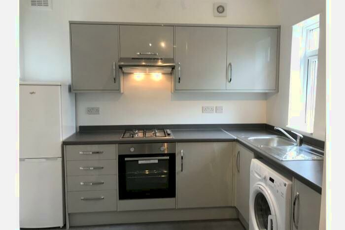 4 Bedroom Flat To Rent In Carnarvon Road, Stratford, E15