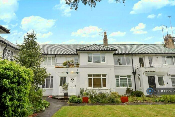 3 Bedroom Flat To Rent In Bath Road, Reading, RG1