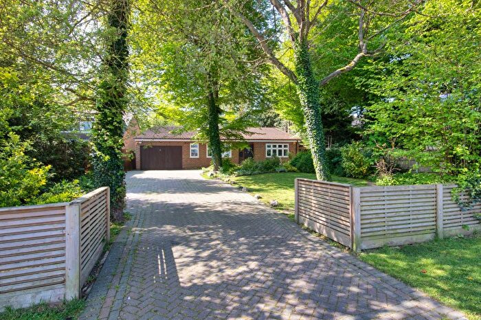 4 Bedroom Bungalow For Sale In Fawkham Avenue, Longfield, Kent, DA3