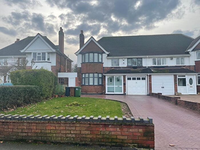 4 Bedroom Semi-detached House To Rent In Chester Road, B36