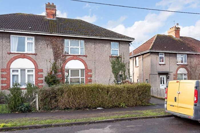 3 Bedroom Semi Detached House For Sale In Pitman Avenue, Trowbridge, BA14