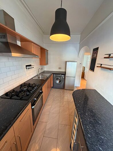 1 Bedroom Flat To Rent In London Road, Tooting, SW17