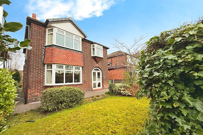 3 Bedroom Detached House For Sale In Glandon Drive, Cheadle Hulme, SK8