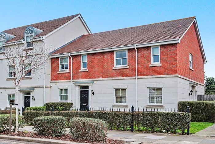 3 Bedroom Maisonette For Sale In Acacia Drive, Thorpe Bay, SS1