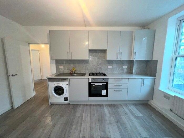 4 Bedroom Flat To Rent In Nuttal Street, Haggerston N1