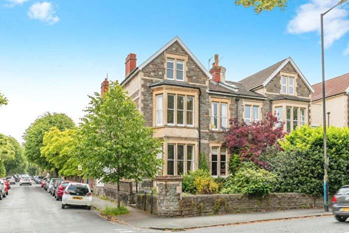 6 Bedroom Semi-Detached House For Sale In Westbury Road, Bristol, BS9