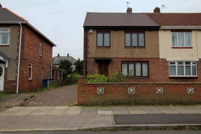 3 Bedroom Semi-Detached House To Rent In Lulworth Avenue, Jarrow, Tyne And Wear, NE32