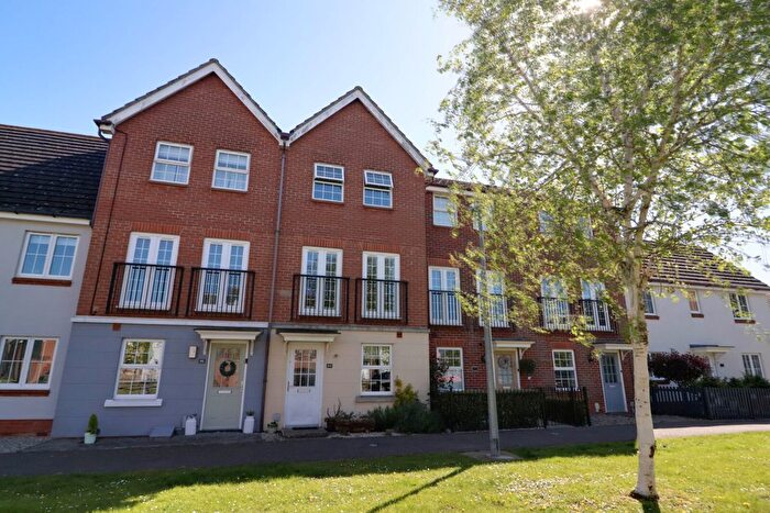 3 Bedroom Terraced House For Sale In Braiding Crescent, Braintree, CM7