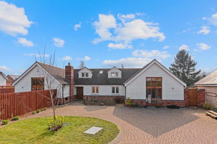 4 Bedroom Detached House For Sale In Royal Oak Lane, Pirton, Hitchin, SG5