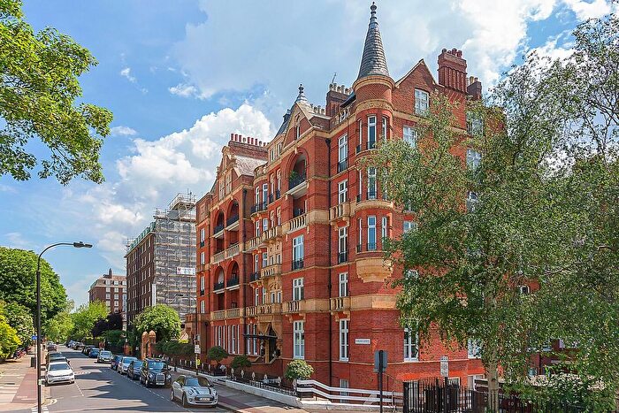 5 Bedroom Flat To Rent In Hurlingham Court, Hurlingham, London, SW6