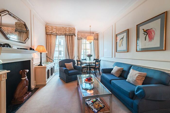 1 Bedroom Flat To Rent In Curzon Street, London, W1J