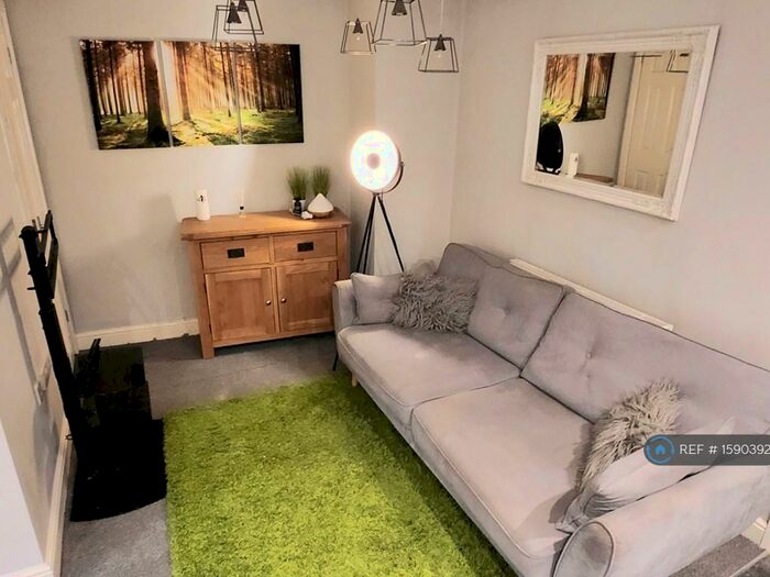 1 Bedroom Flat To Rent In High Street, Bromsgrove, B61