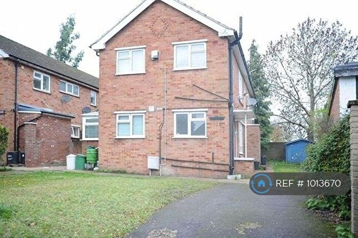 Studio To Rent In Hill Lane, Ruislip, HA4