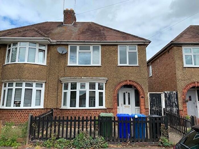 3 Bedroom Semi-Detached House To Rent In Dunkirk Avenue, Desborough, Northamptonshire, NN14