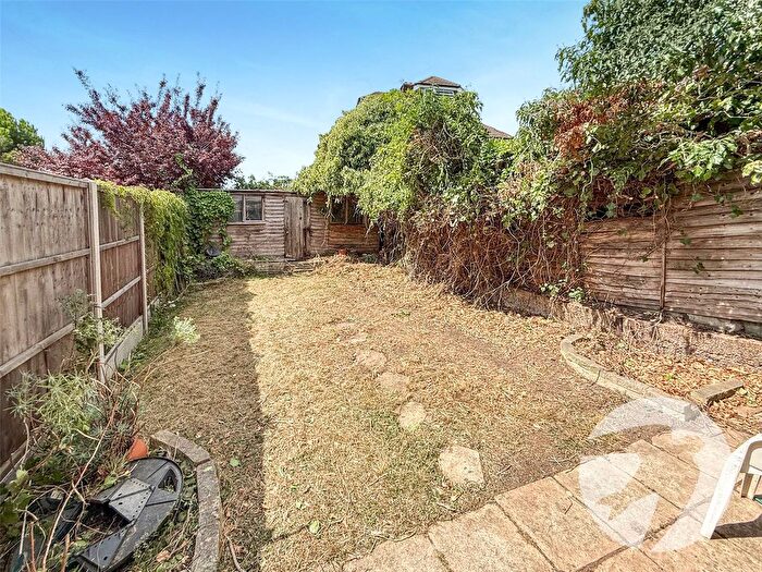4 Bedroom Terraced House For Sale In Glenesk Road, London, SE9