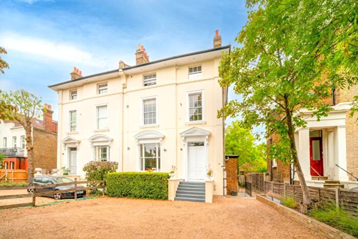 2 Bedroom Flat For Sale In Shooters Hill Road, London, SE3